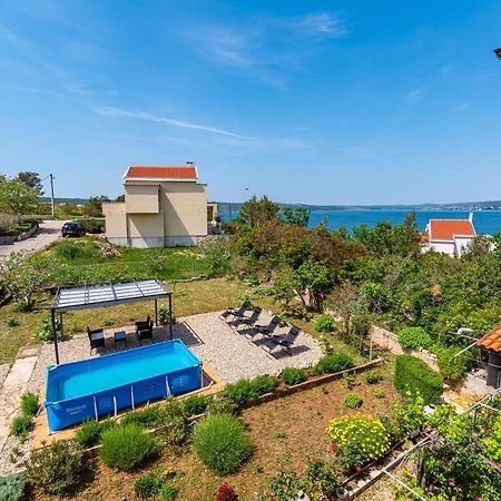 Apartment Sea And Mountain With Pool Novigrad (Dalmatia) Room photo