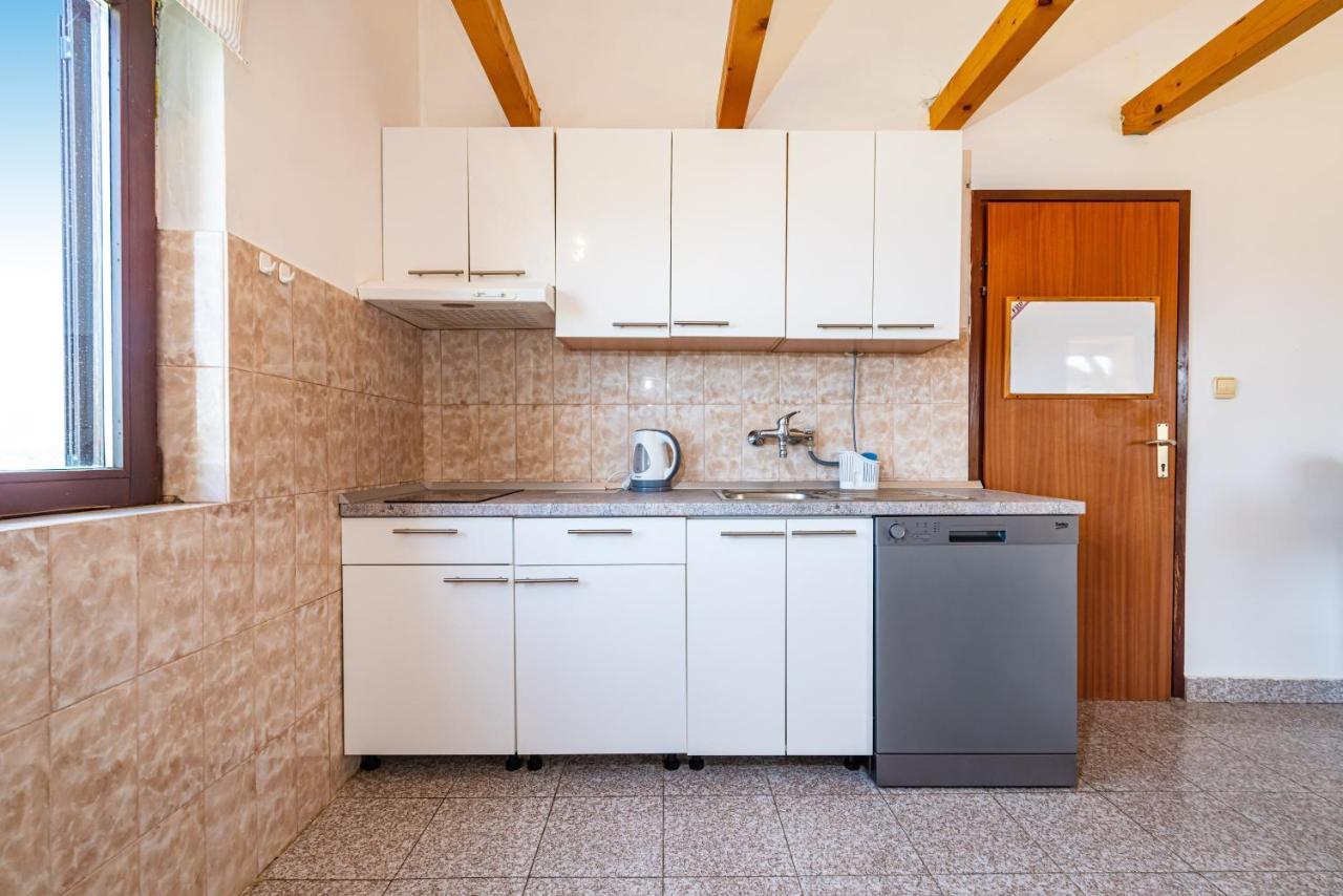 Apartment Sea And Mountain With Pool Novigrad (Dalmatia) Room photo