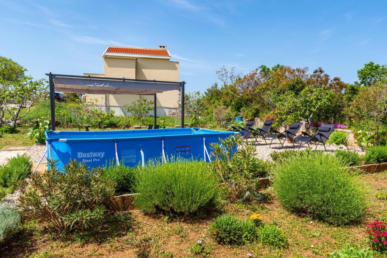 Apartment Sea And Mountain With Pool Novigrad (Dalmatia) Exterior photo
