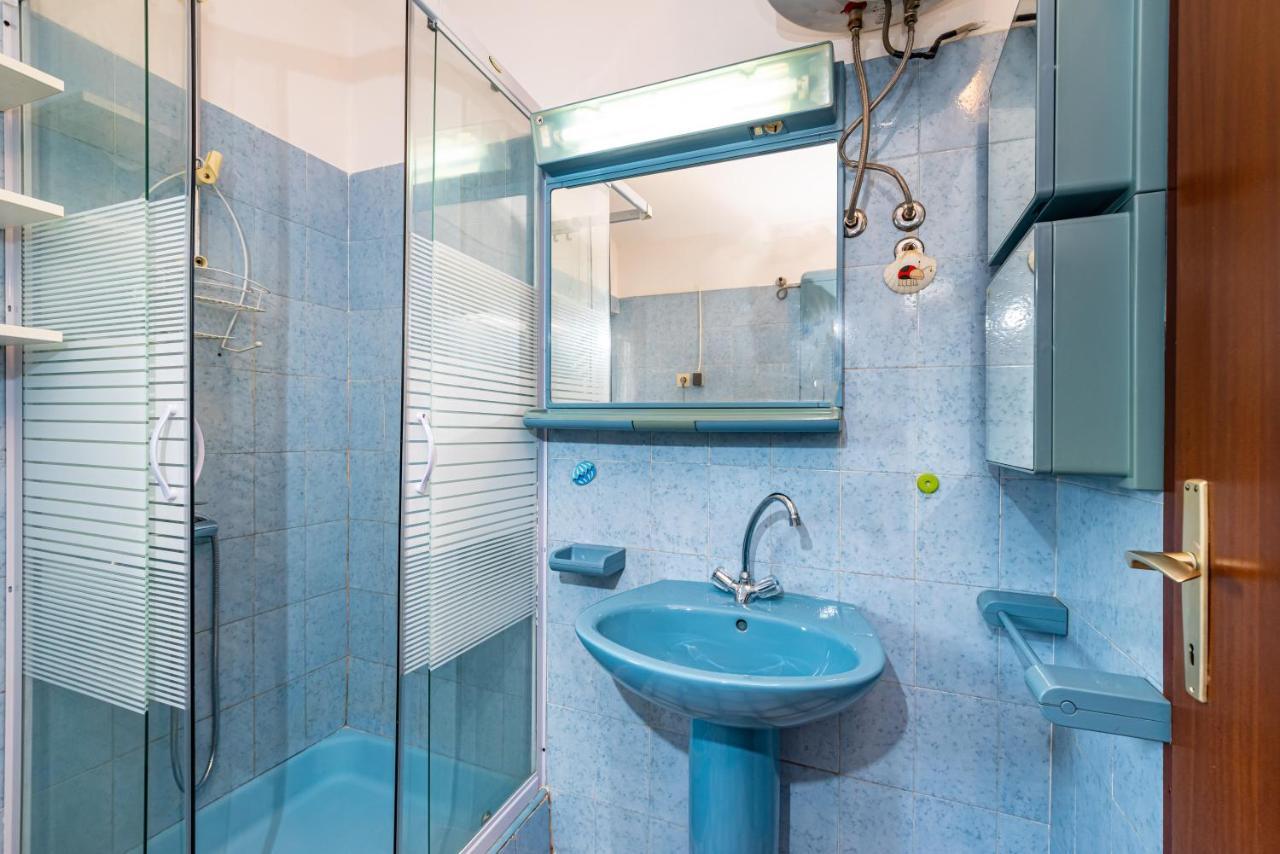 Apartment Sea And Mountain With Pool Novigrad (Dalmatia) Exterior photo