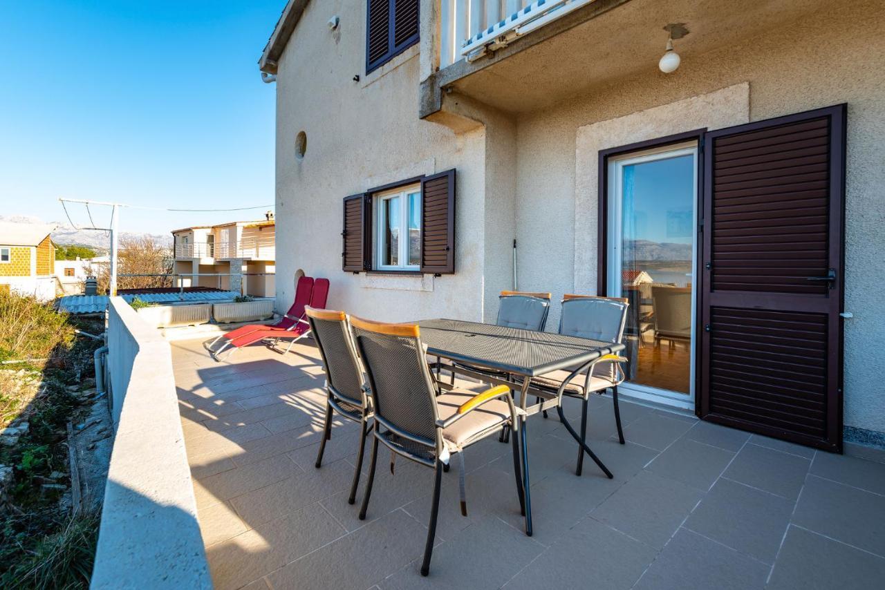 Apartment Sea And Mountain With Pool Novigrad (Dalmatia) Exterior photo